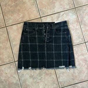 American eagle black plaid denim skirt